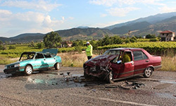 Alaehir'de trafik kazas: 5 yaral